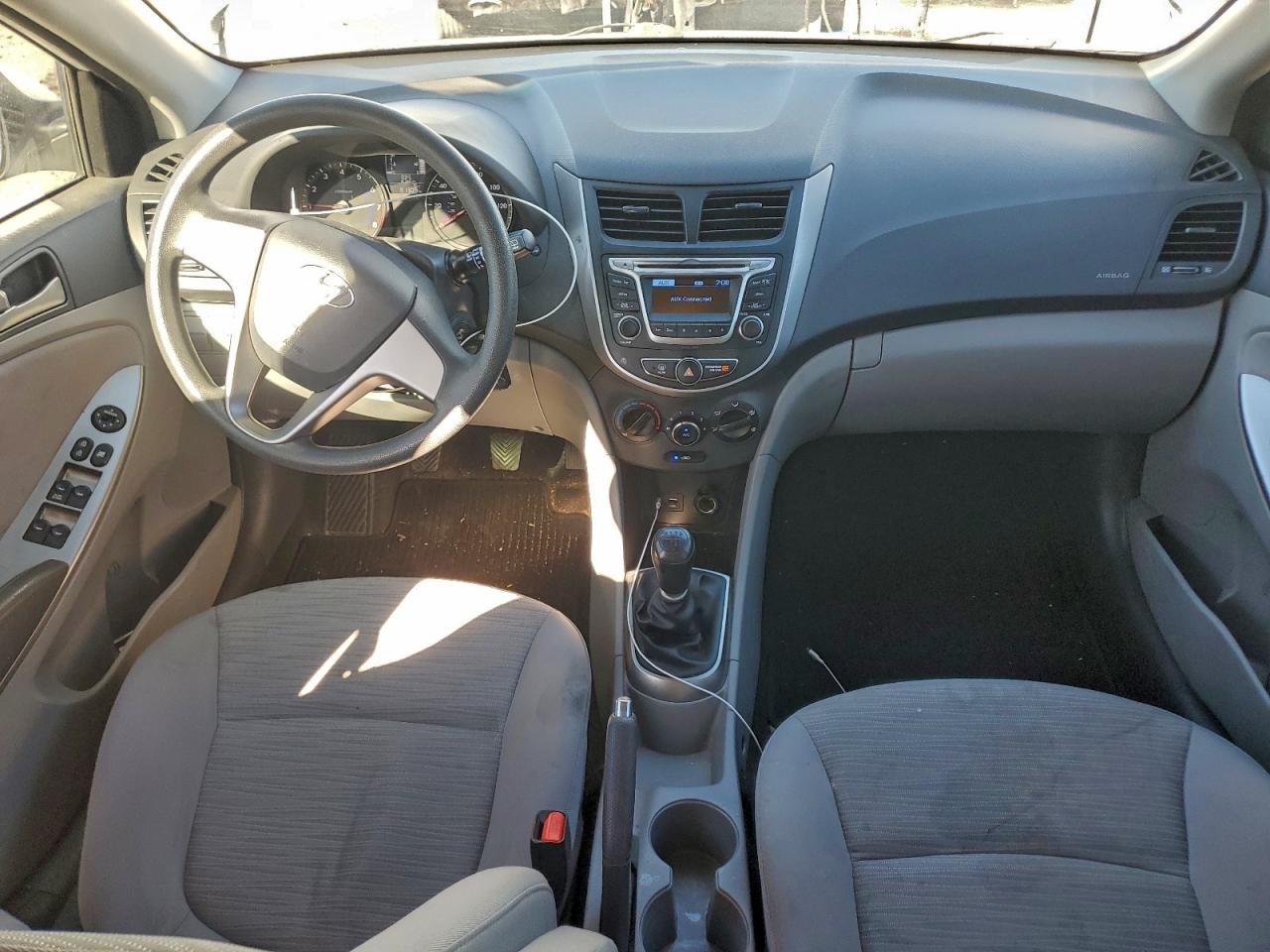 Hyundai ACCENT Se Image 4