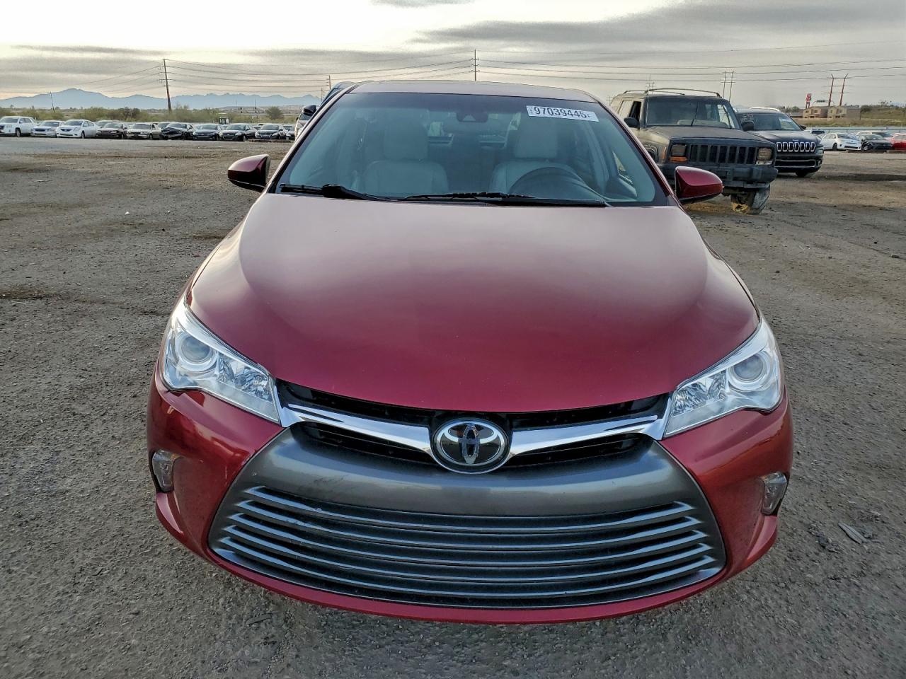 Toyota Camry Le Image 6