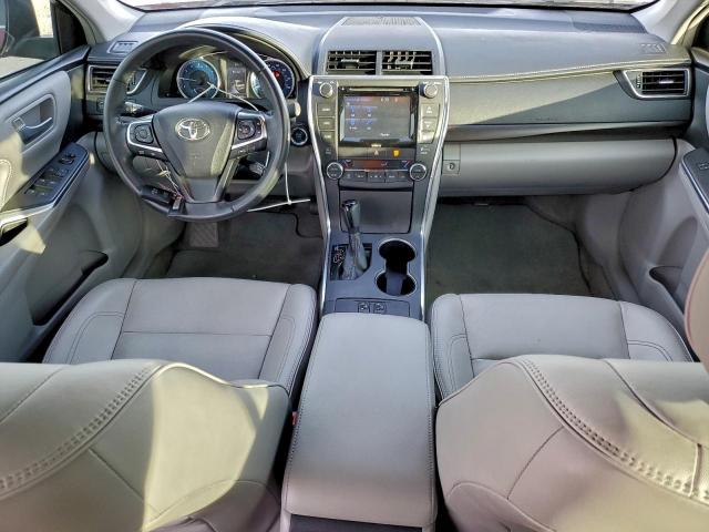 Toyota Camry Le Image 8