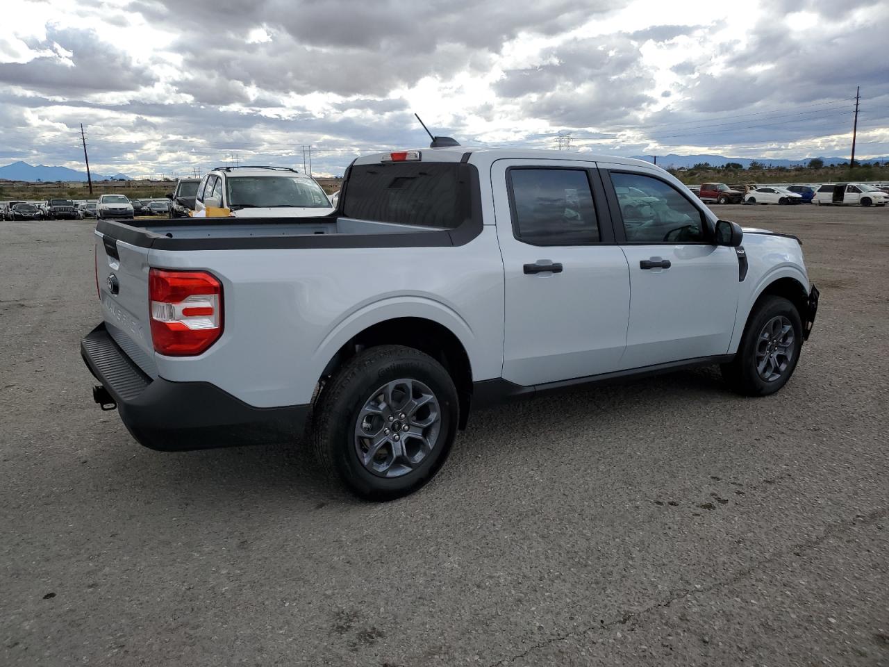 Ford Maverick Xlt Image 2