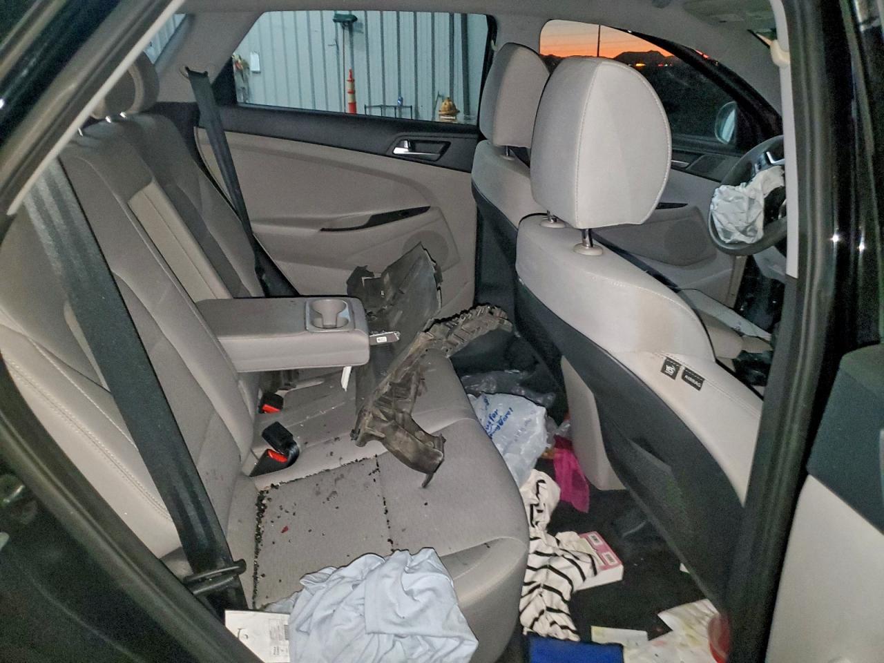 Hyundai TUCSON Limited Image 12