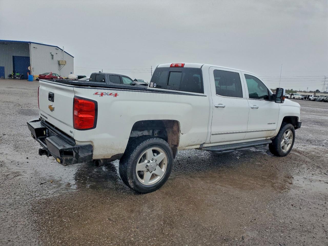 Chevrolet Silverado K2500 Heavy Duty Ltz Image 2