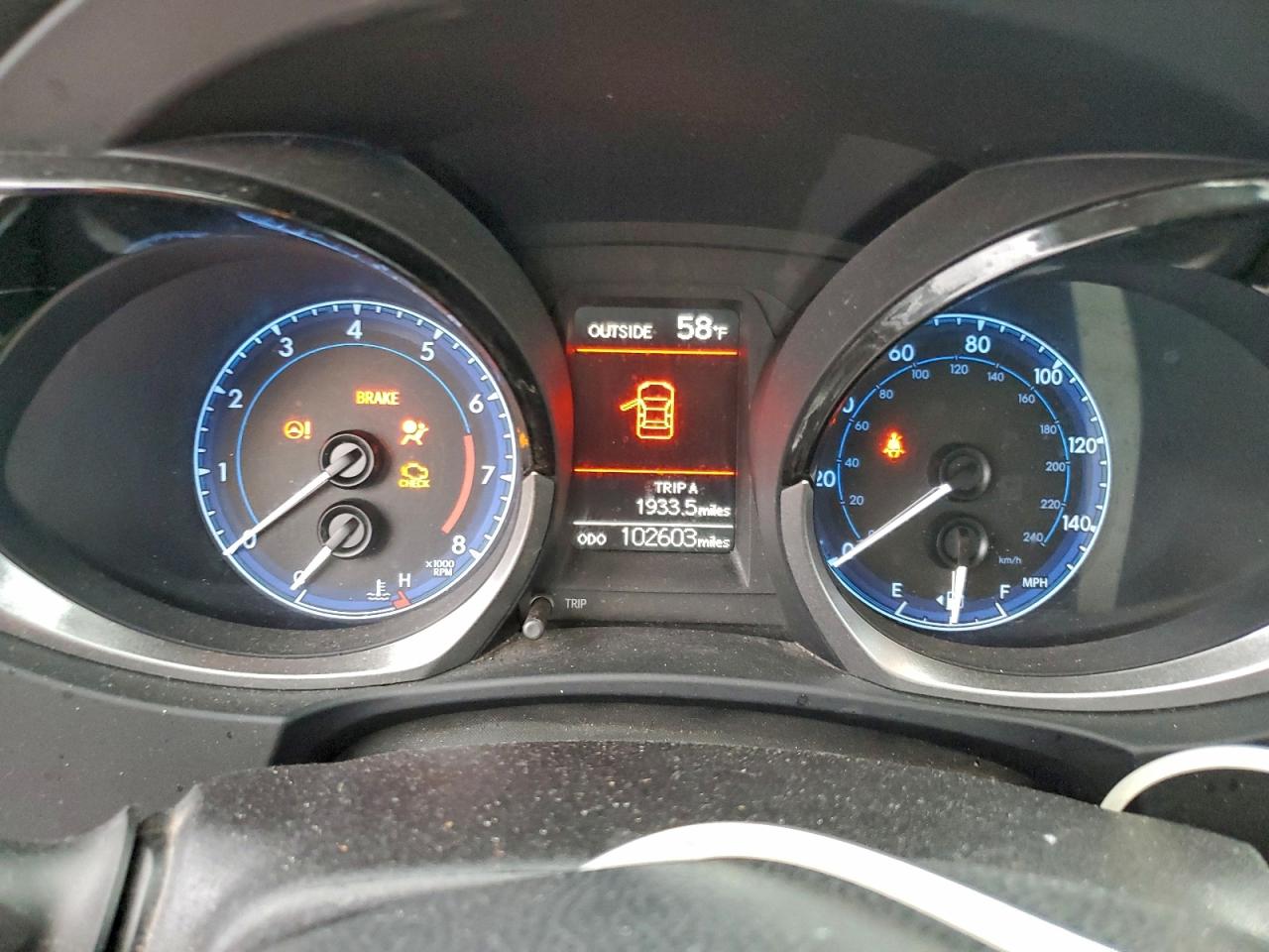 Toyota Corolla L Image 11