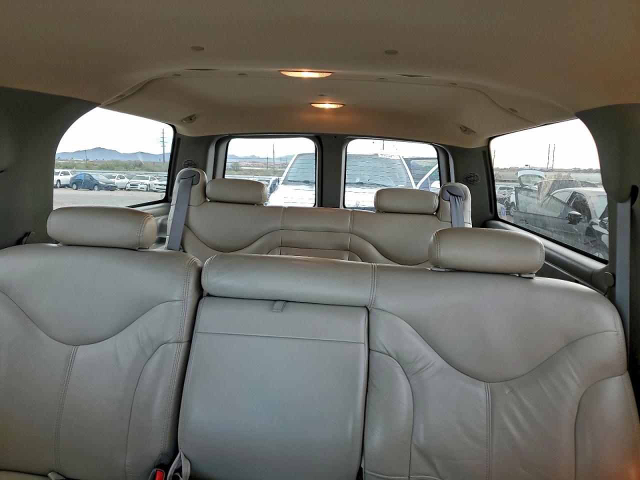 GMC Yukon K1500 Image 9