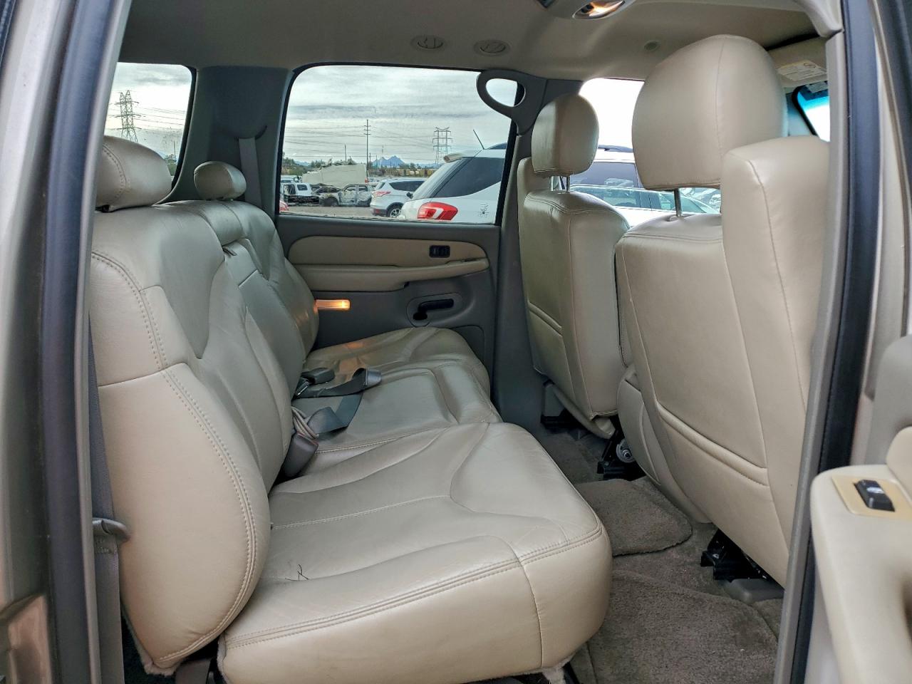 GMC Yukon K1500 Image 11