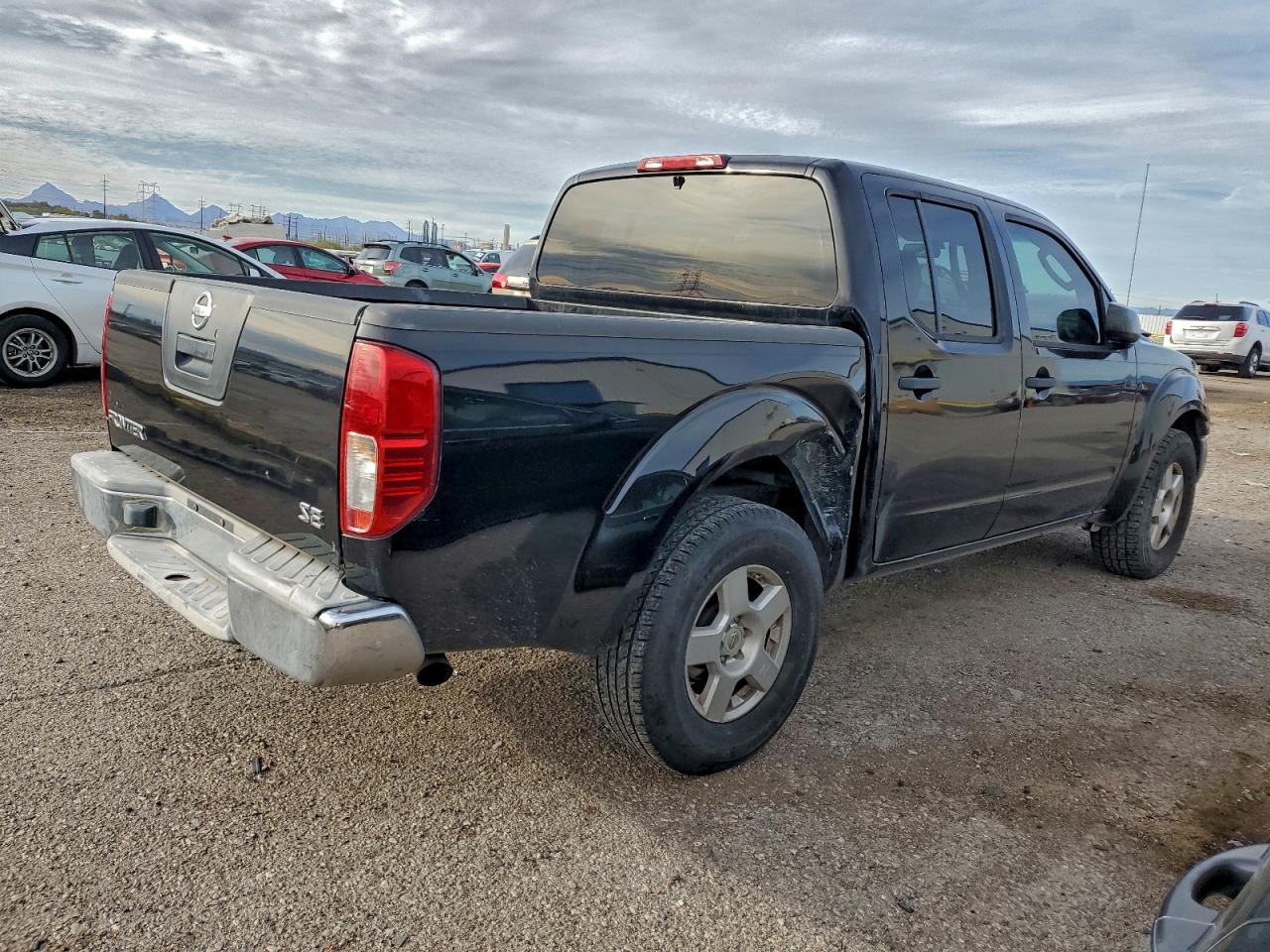 Nissan Frontier Crew Cab Le Image 12