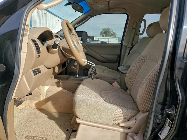 Nissan Frontier Crew Cab Le Image 11