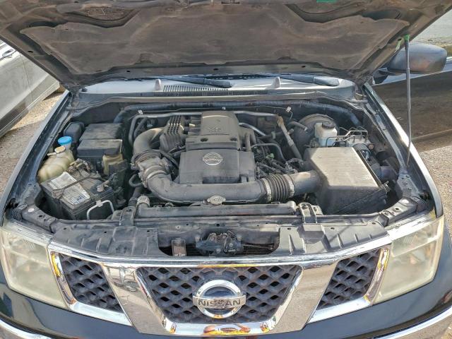 Nissan Frontier Crew Cab Le Image 10