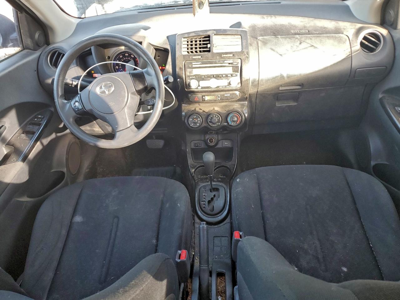 Toyota Scion Image 8