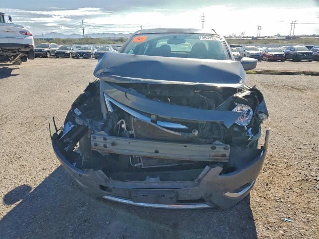 Nissan Versa S Image 5