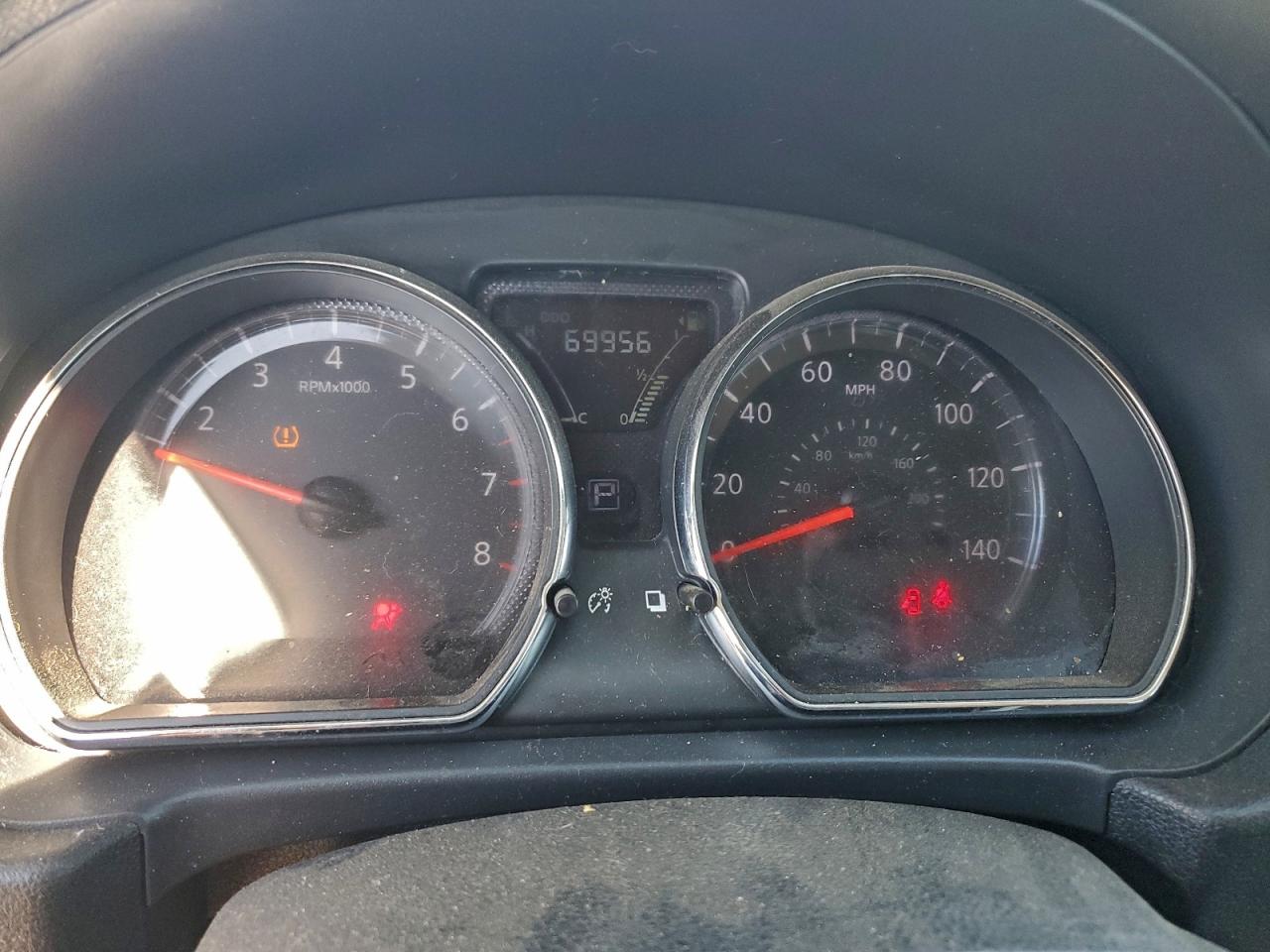 Nissan Versa S Image 12