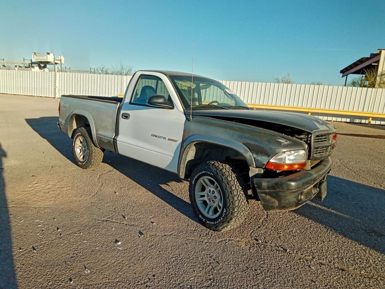 Dodge Dakota Sport Image 3