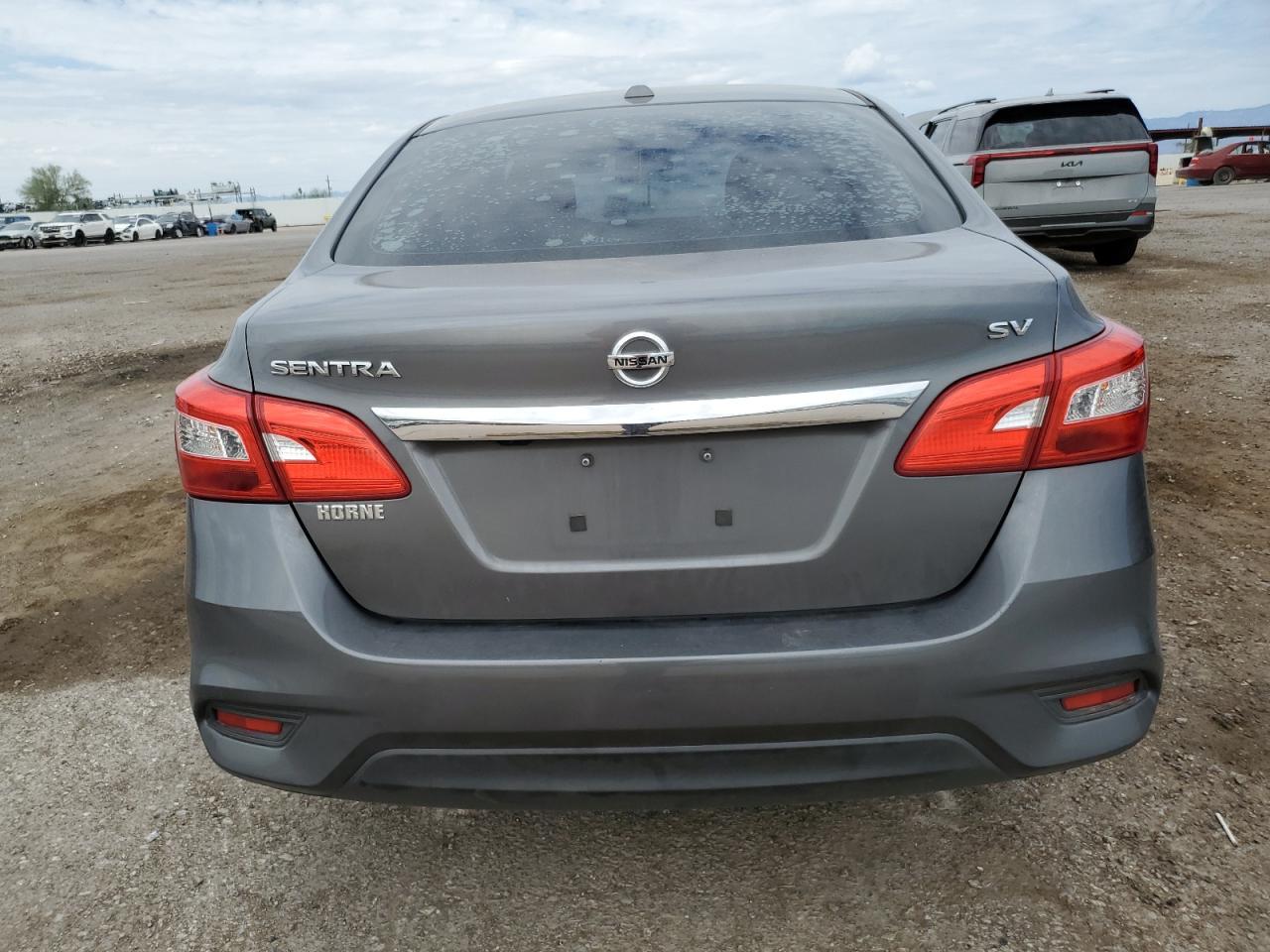 Nissan Sentra S Image 8