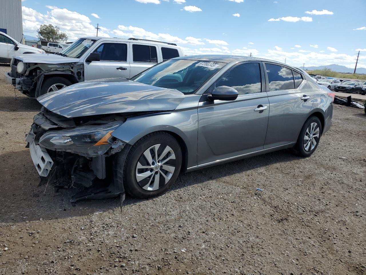 Nissan Altima S Image 1