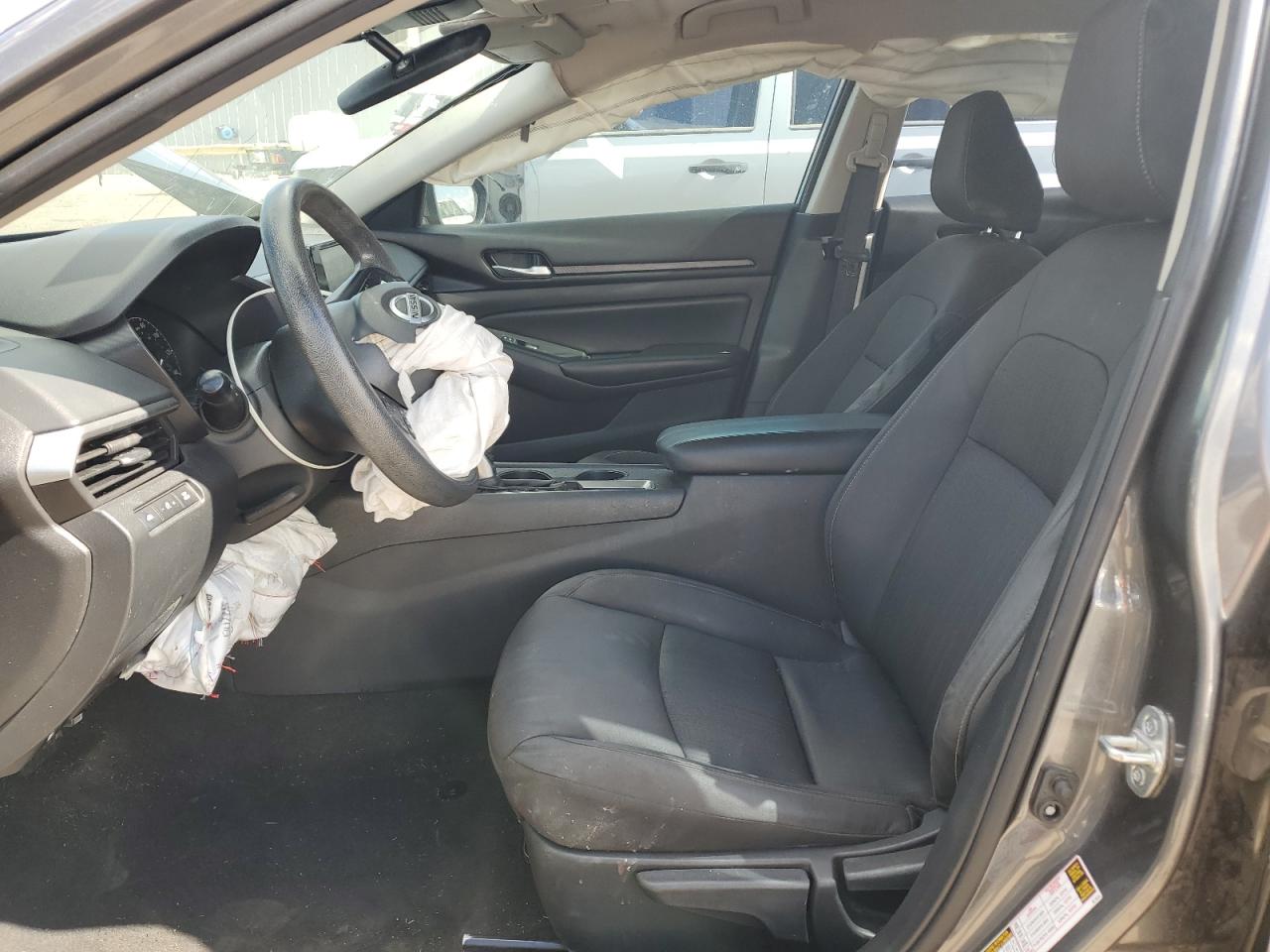 Nissan Altima S Image 5