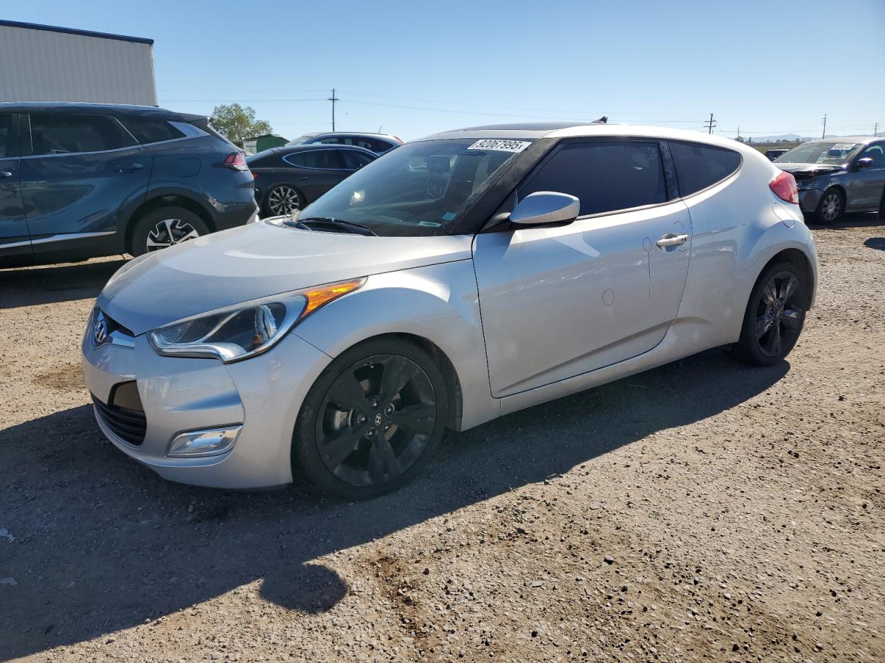 Hyundai VELOSTER Image 1