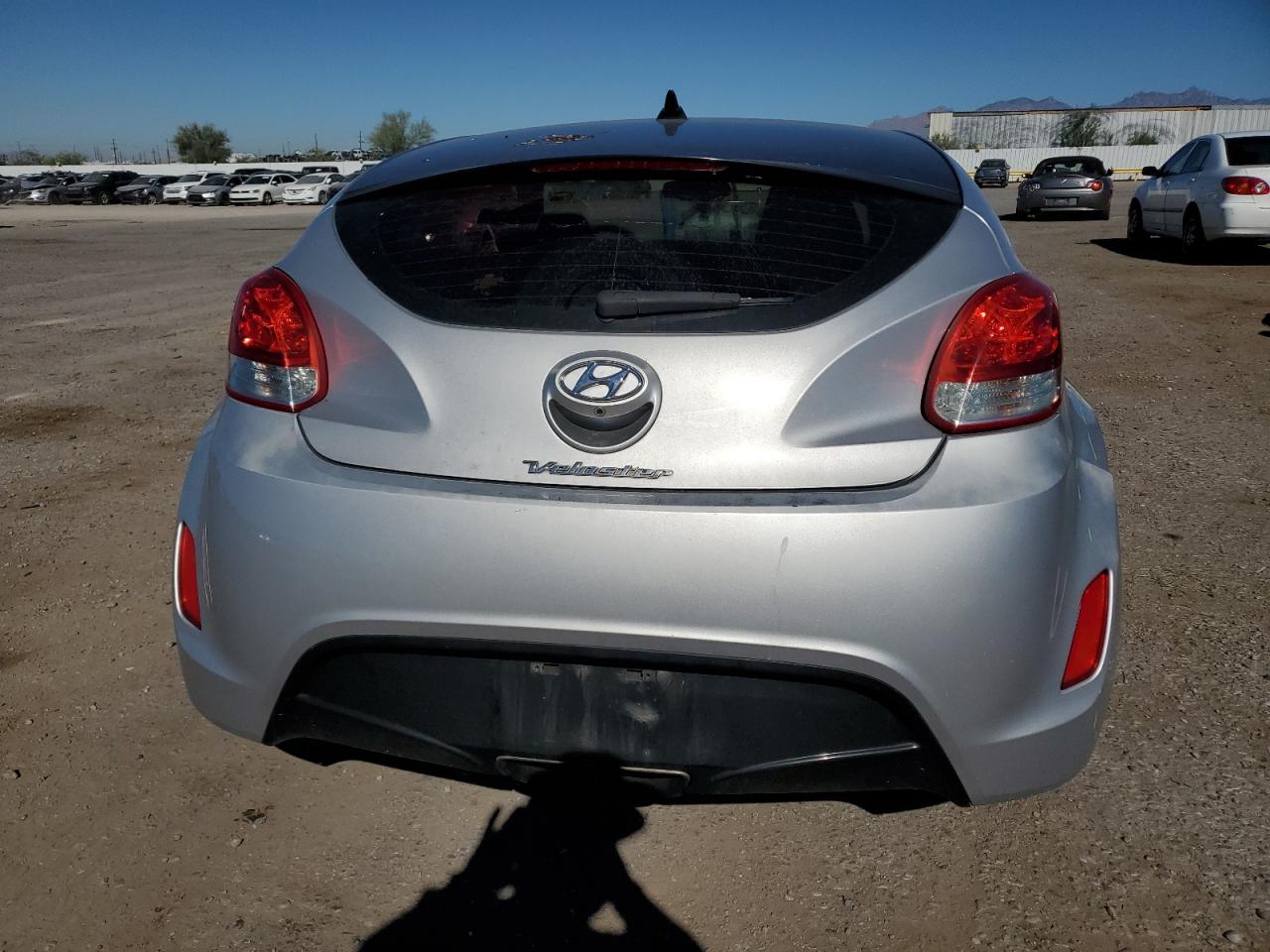 Hyundai VELOSTER Image 4