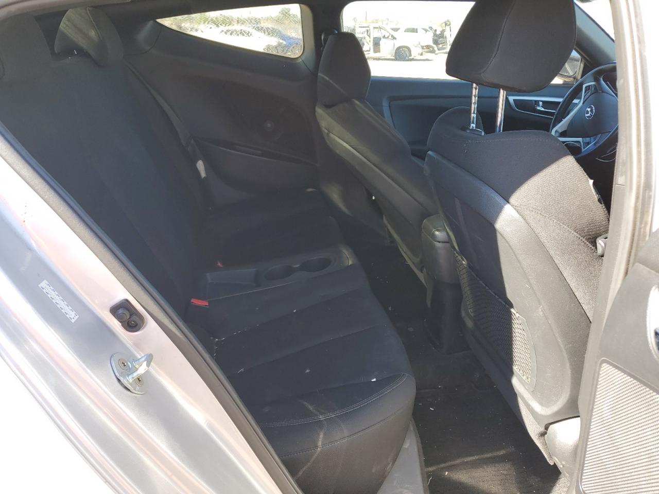 Hyundai VELOSTER Image 11