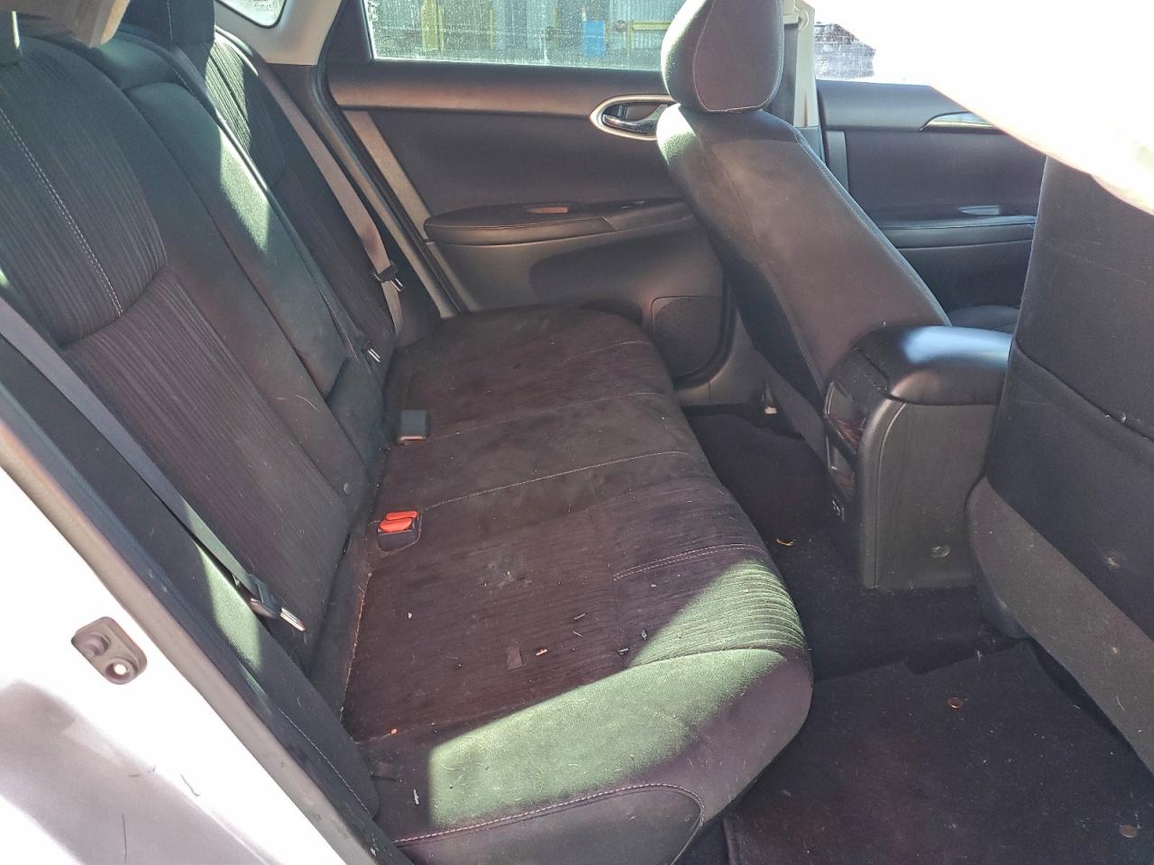 Nissan Sentra S Image 3