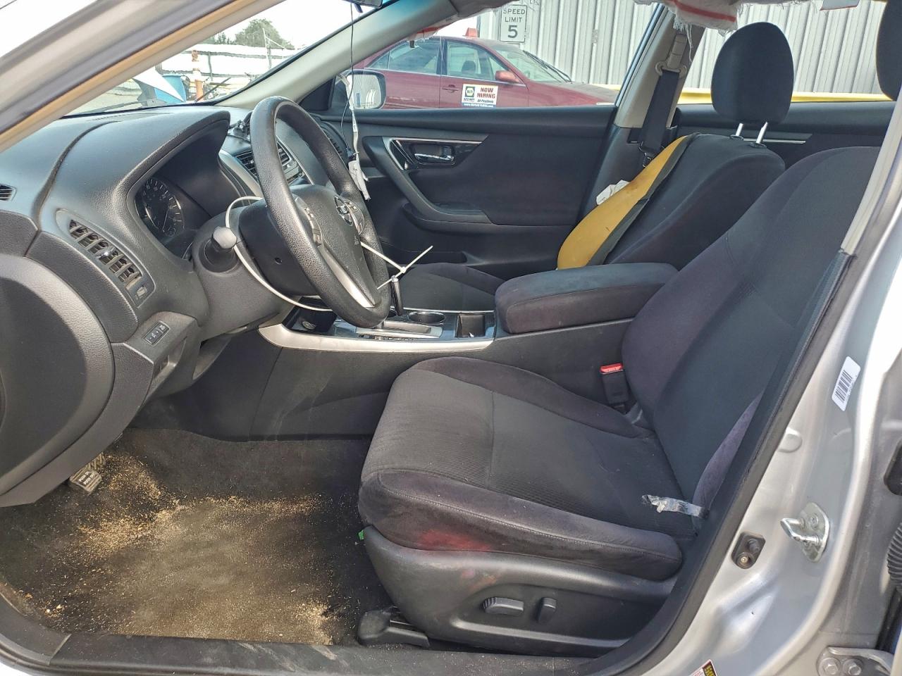 Nissan Altima 2.5 Image 4
