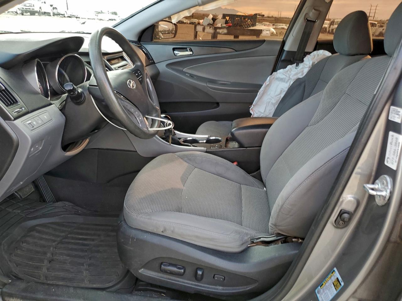 Hyundai SONATA Gls Image 11