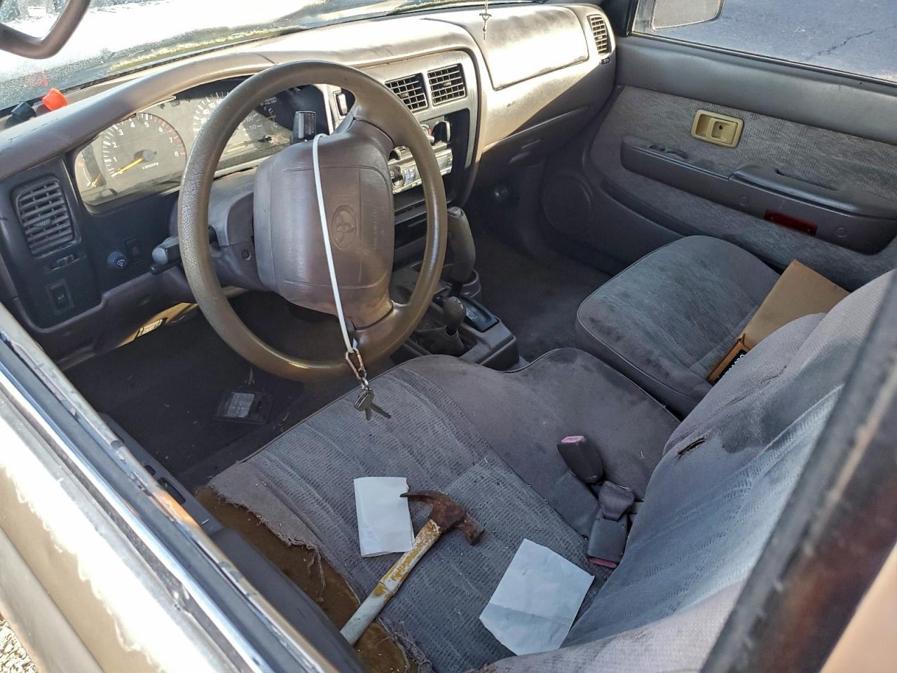 Toyota Tacoma Xtracab Image 10