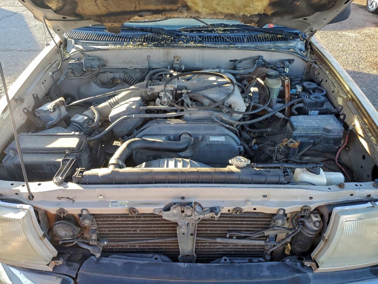 Toyota Tacoma Xtracab Image 12