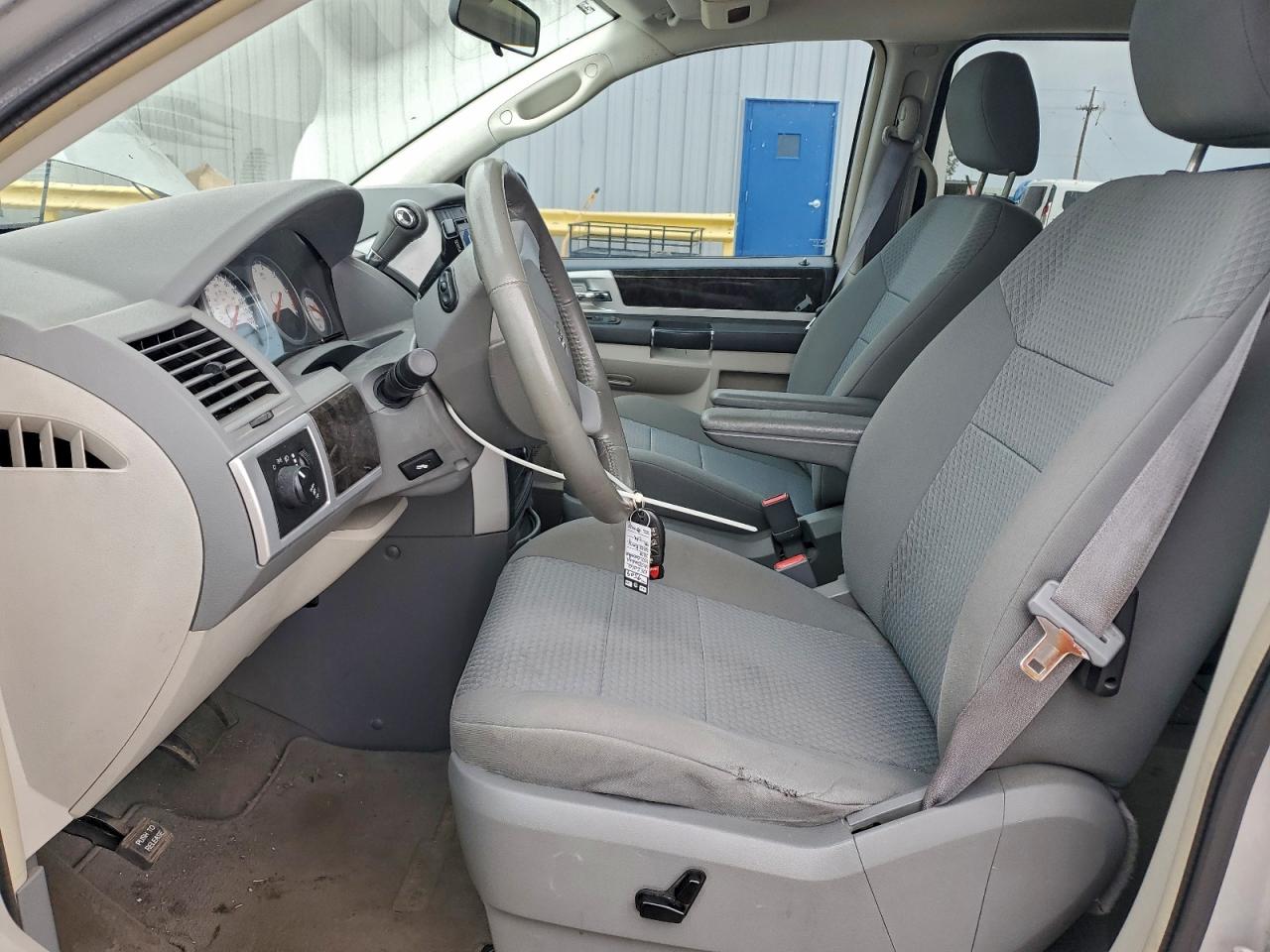 Dodge Caravan Sxt Image 10