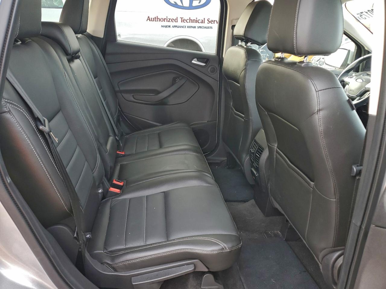 Ford Escape Titanium Image 7