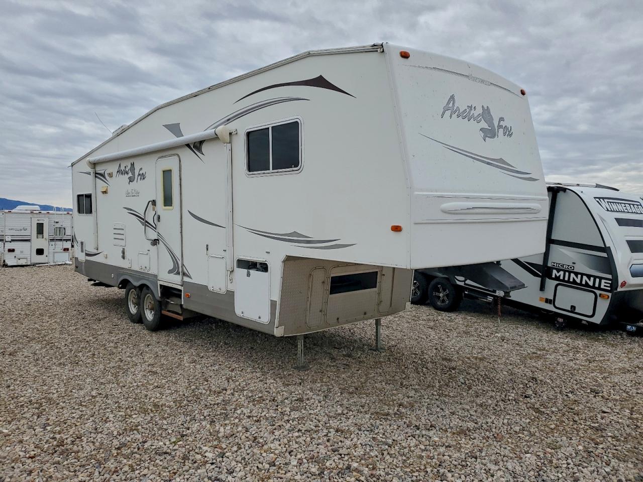 Arctic Fox Northwood Image 1