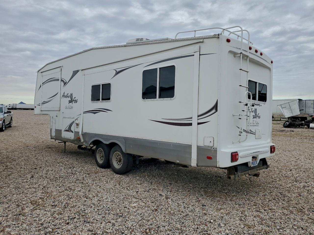 Arctic Fox Northwood Image 3