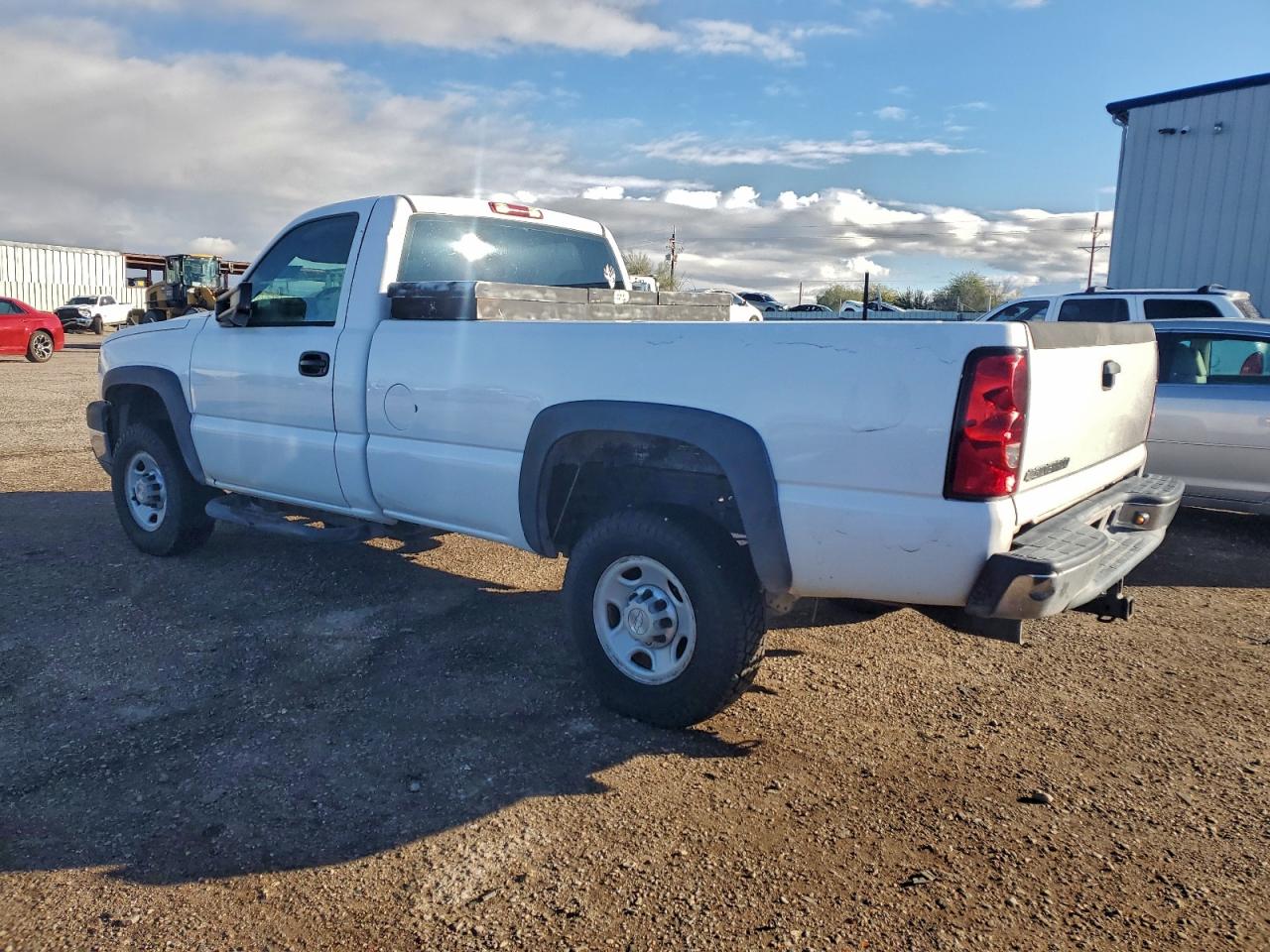 Chevrolet Silverado C2500 Heavy Duty Image 4