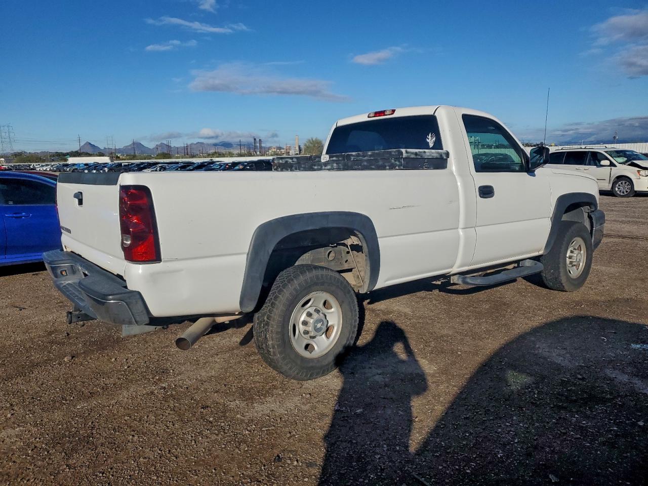 Chevrolet Silverado C2500 Heavy Duty Image 3