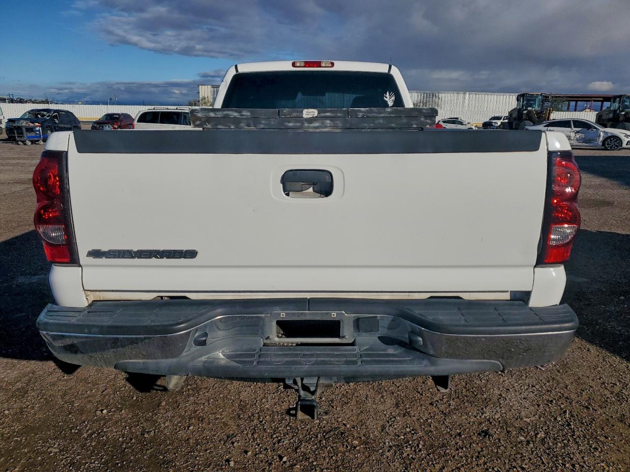 Chevrolet Silverado C2500 Heavy Duty Image 5