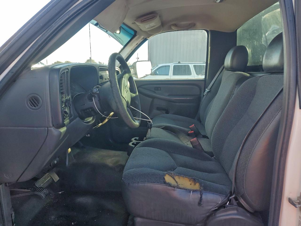 Chevrolet Silverado C2500 Heavy Duty Image 6