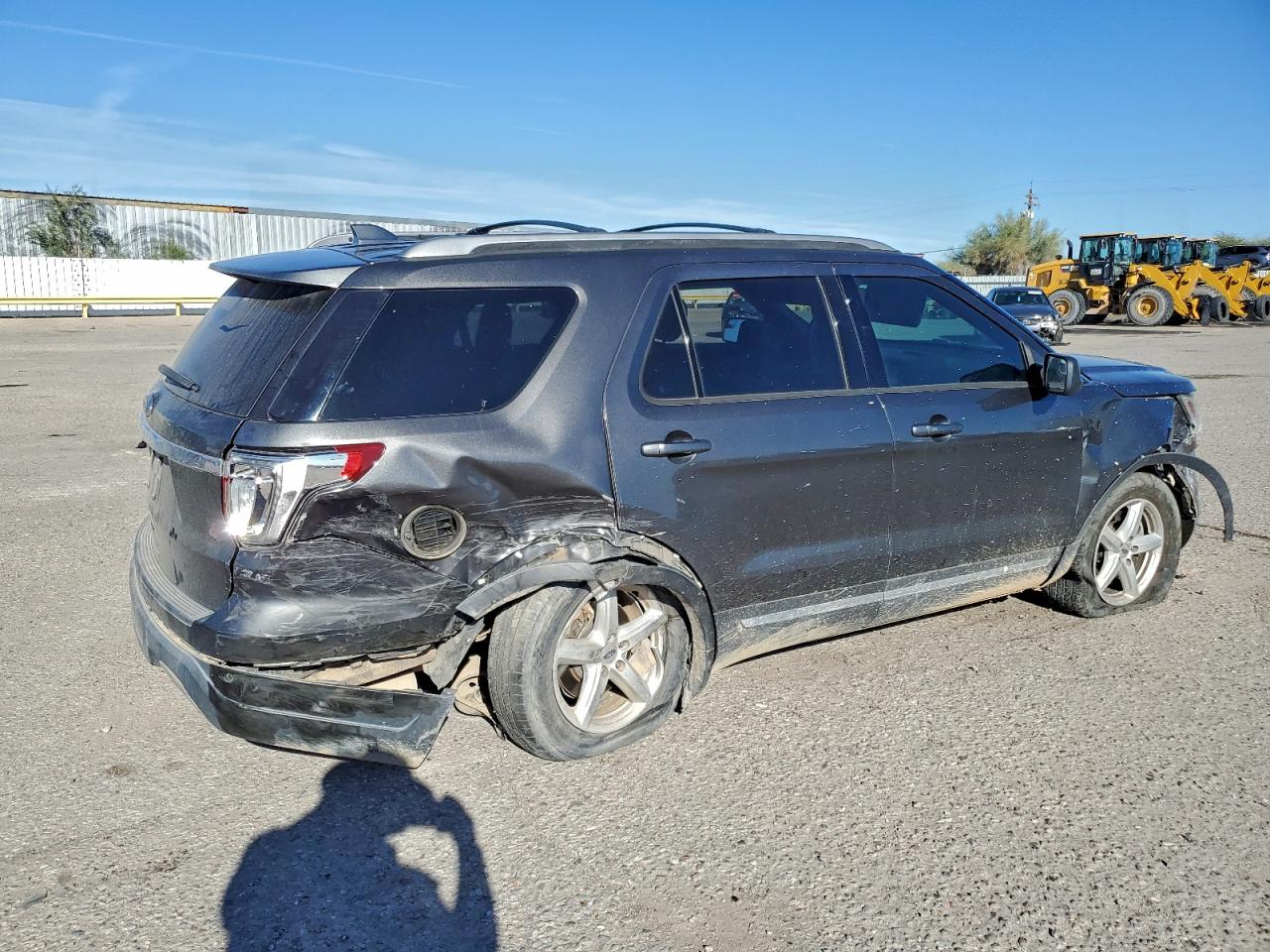 Ford Explorer Xlt Image 2