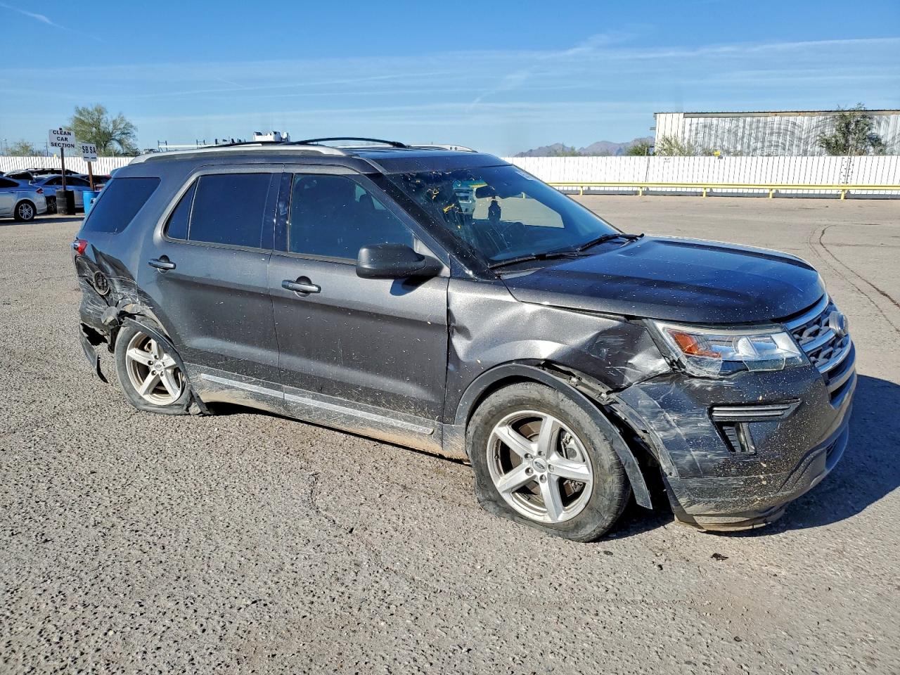 Ford Explorer Xlt Image 3