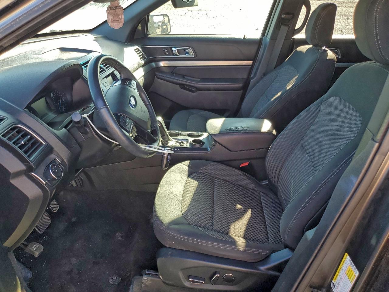 Ford Explorer Xlt Image 8