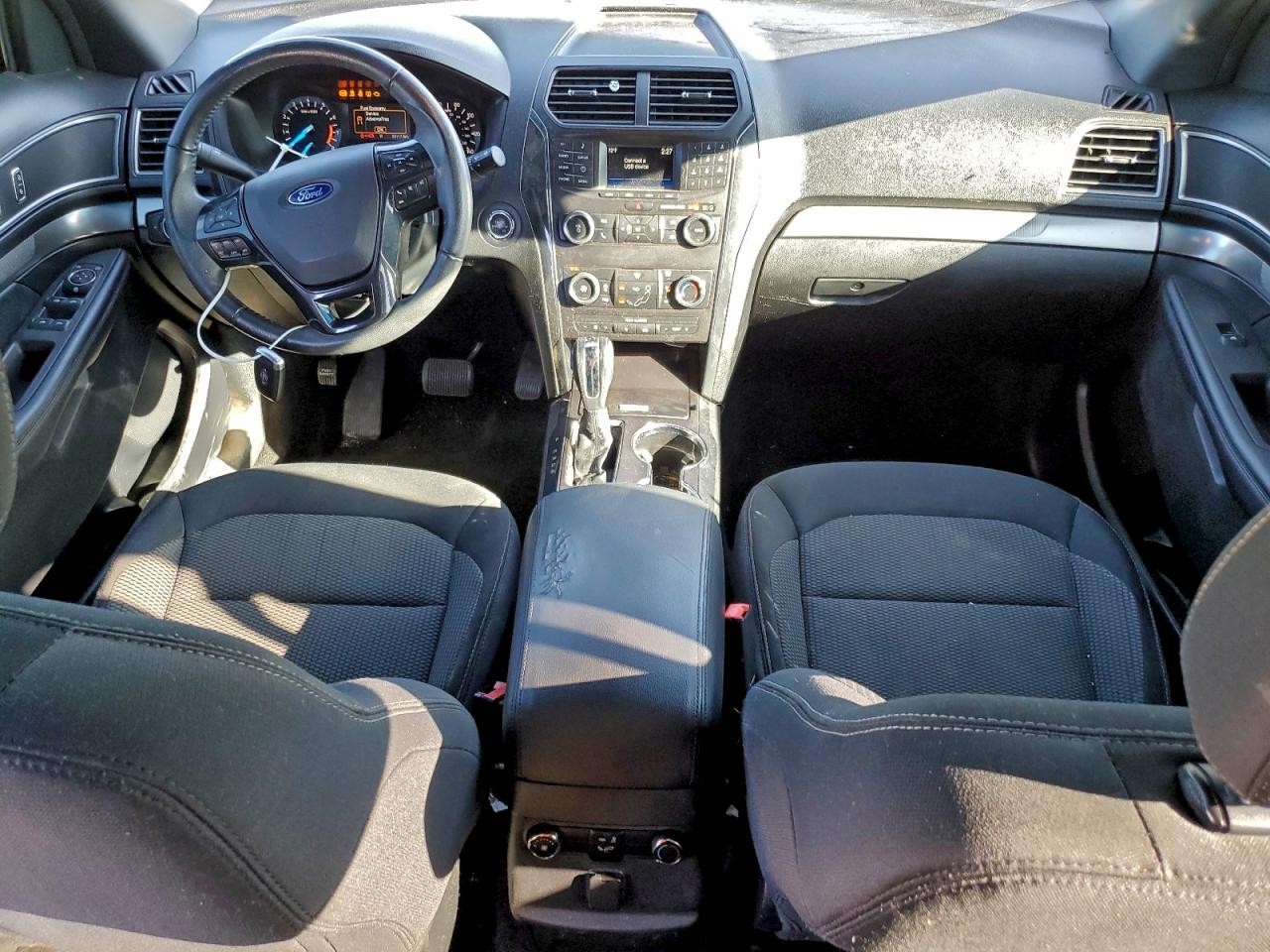 Ford Explorer Xlt Image 5