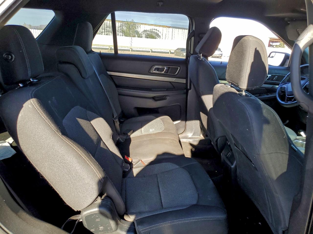 Ford Explorer Xlt Image 11