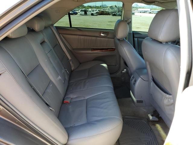 Toyota Camry Le Image 10