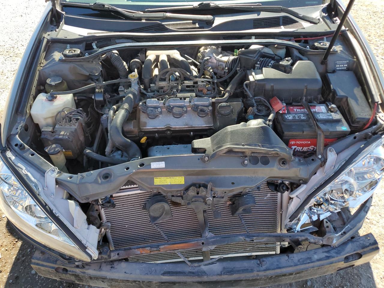 Toyota Camry Le Image 7