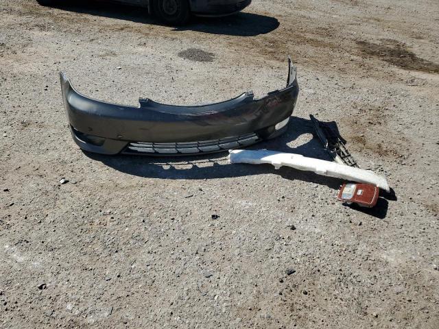 Toyota Camry Le Image 9