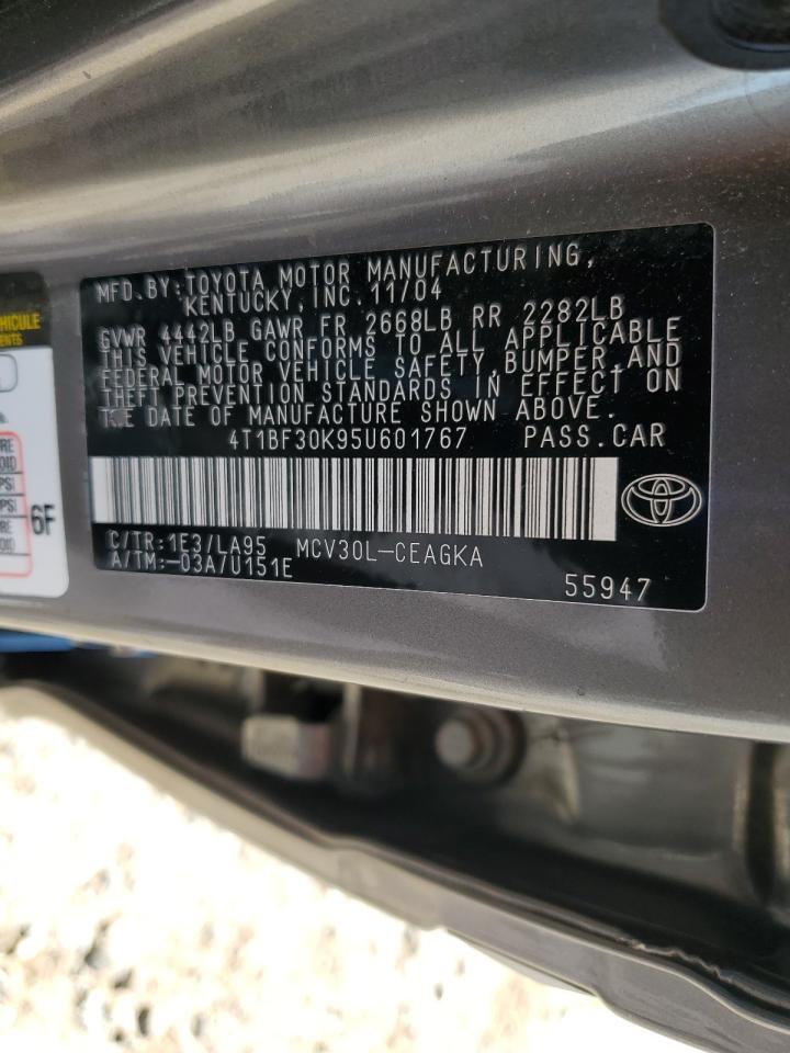 Toyota Camry Le Image 11