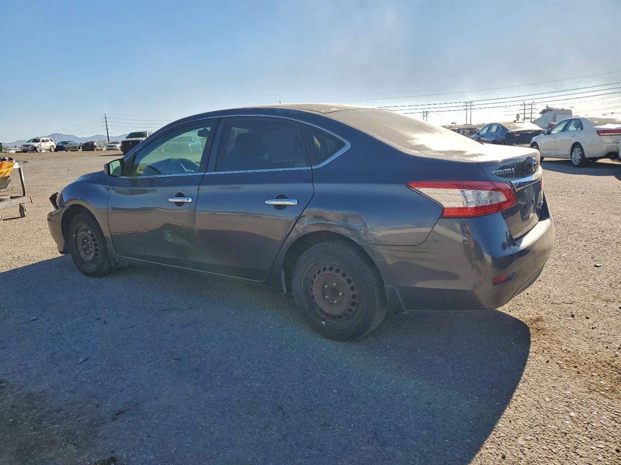 Nissan Sentra S Image 2