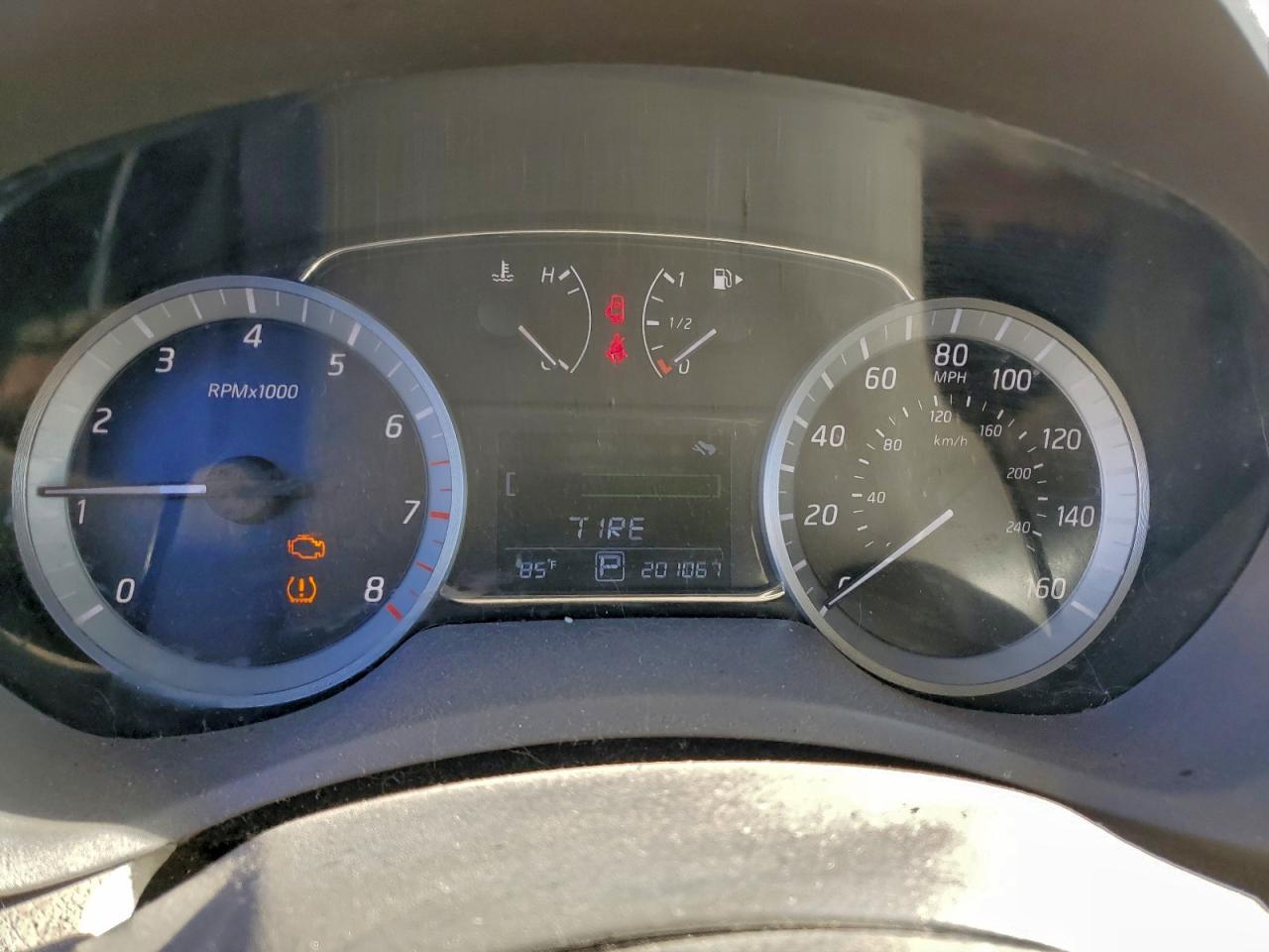 Nissan Sentra S Image 7