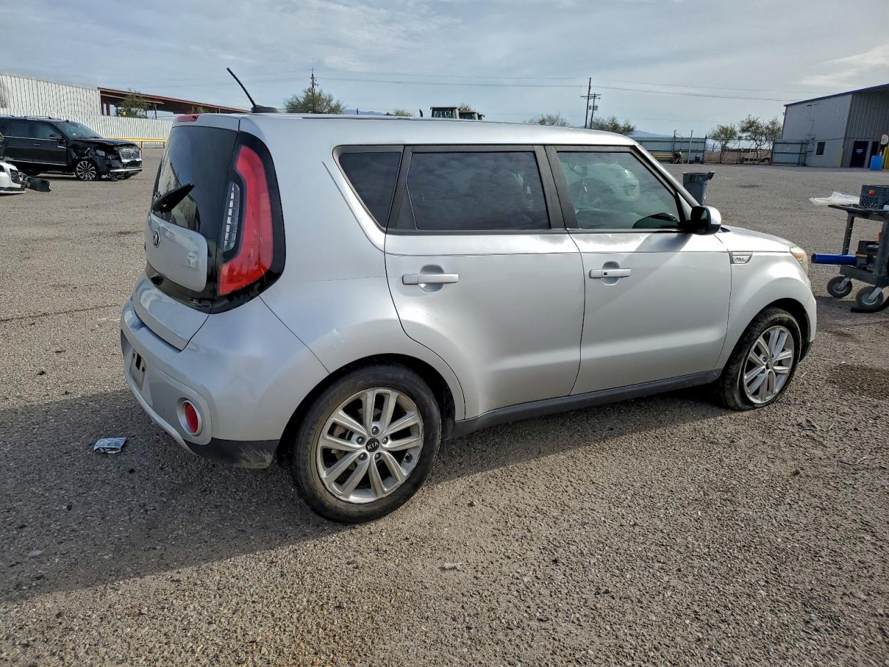 Kia Soul + Image 11