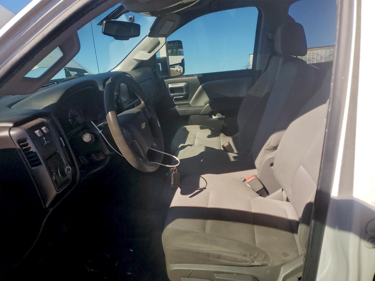 Chevrolet Silverado C2500 Heavy Duty Image 9