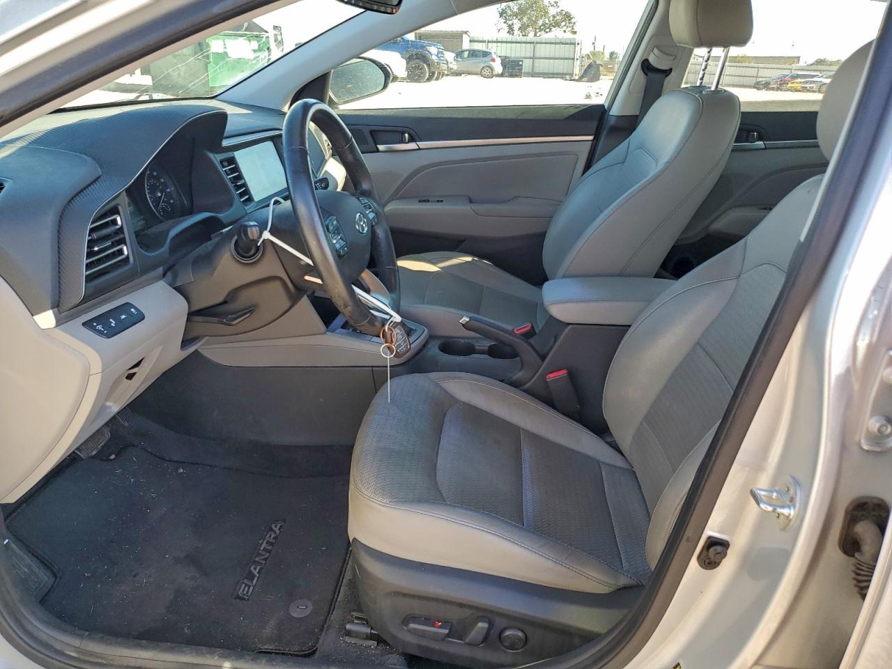 Hyundai ELANTRA Sel Image 7