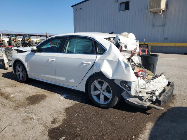 Volkswagen Passat S Image 8